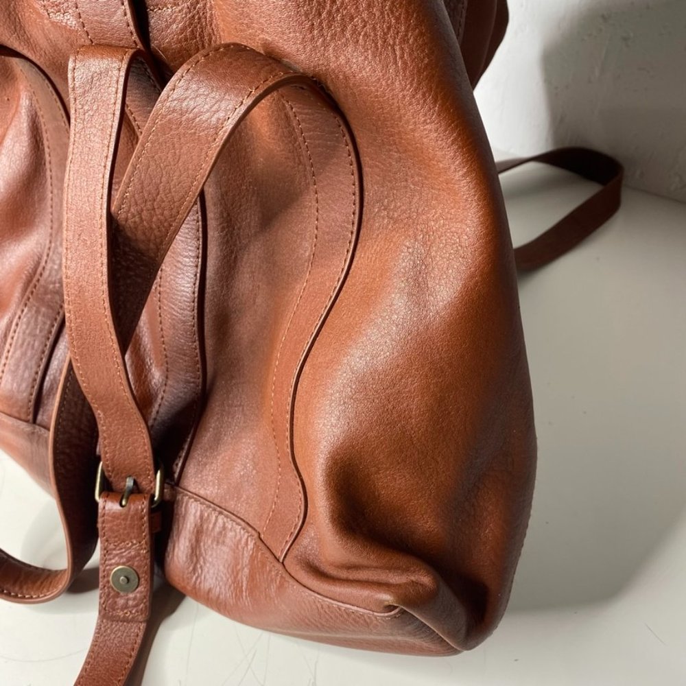 LL Bean Signature Tan Womens Leather Fold Over Shoulder Tote Work Computer Large - Picture 13 of 14